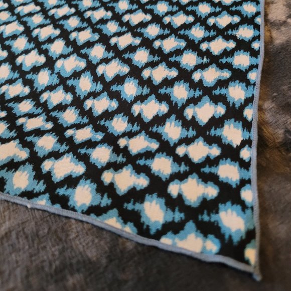 *FREE ADD ON* Ikat Printed Scarf from Bali, Indonesia (New, No Tags) - Picture 1 of 3